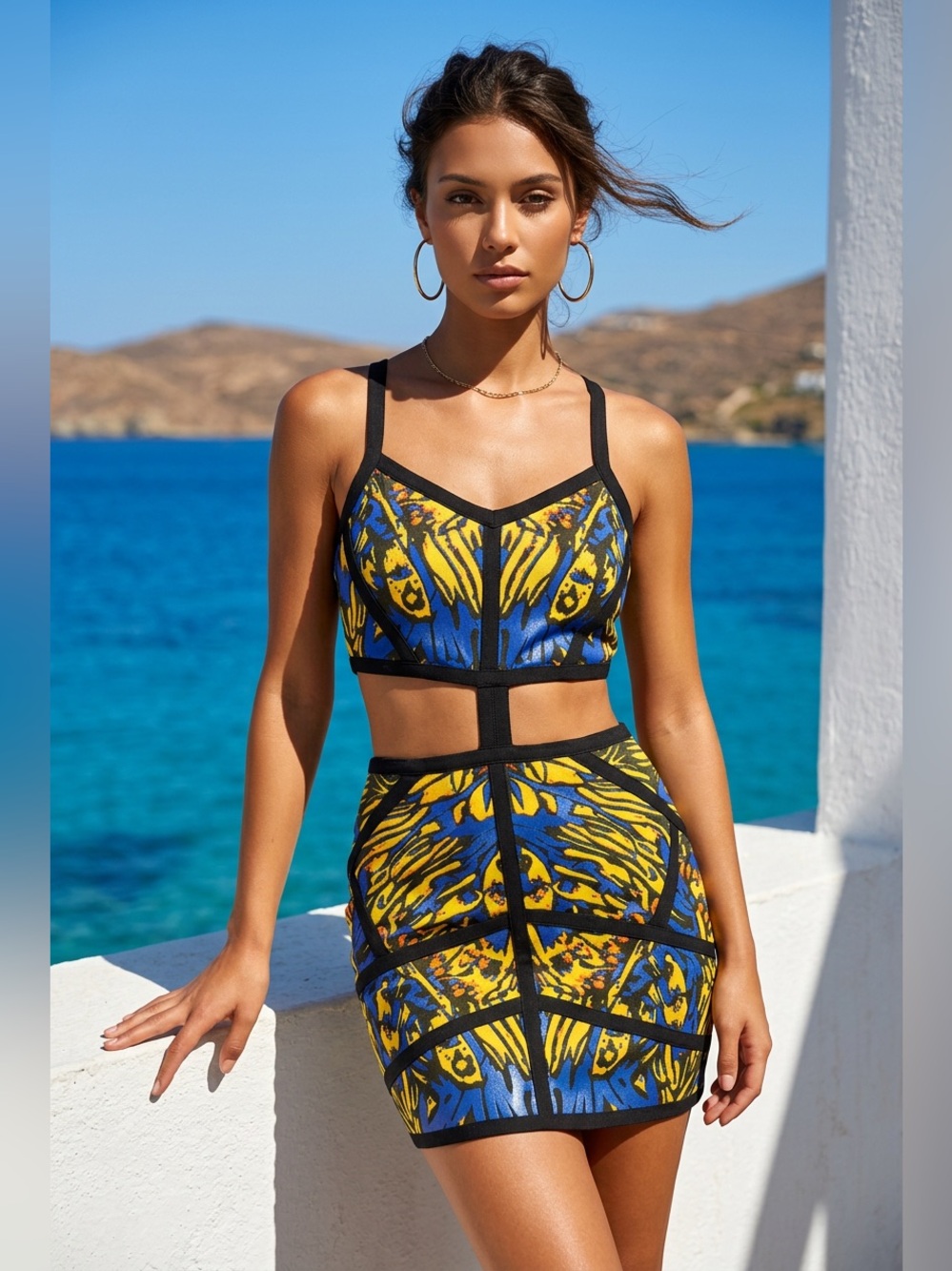 2B Bebe Yellow and Blue Patterned cut out Dress attached my back zipper.